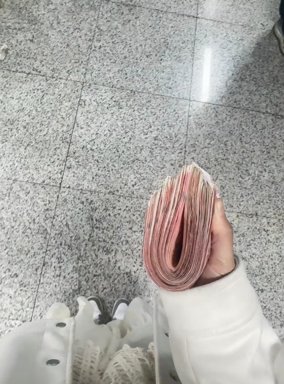 外卖大战有骑手称要跑通宵
