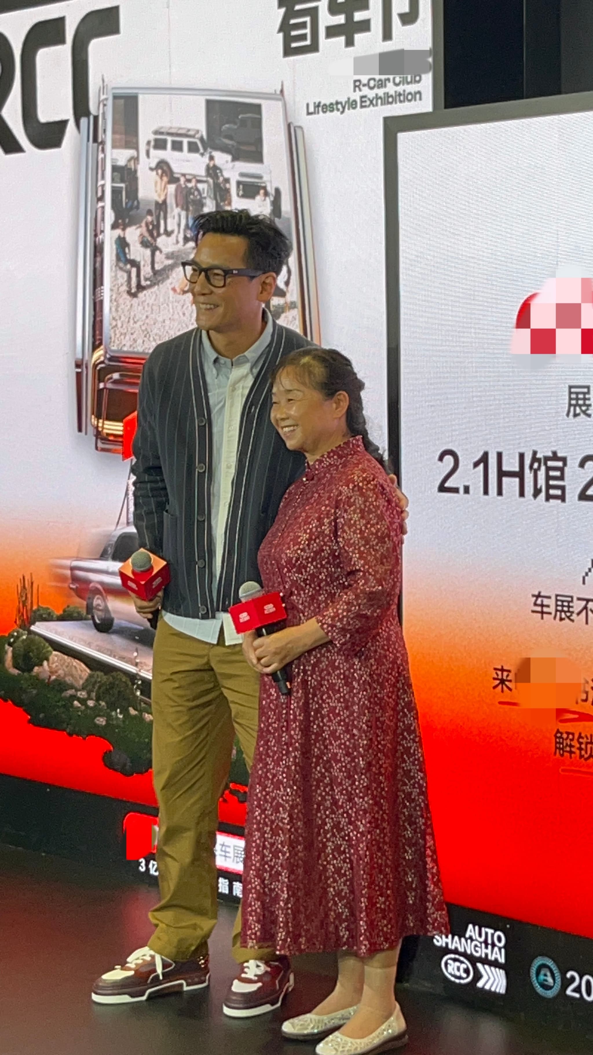 60岁阿姨离婚后的状态