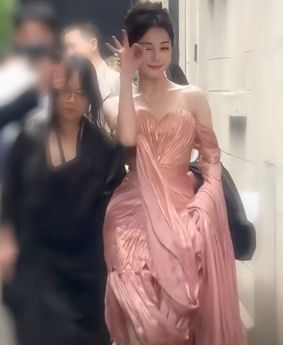 小花简直就是女版邓超附体
