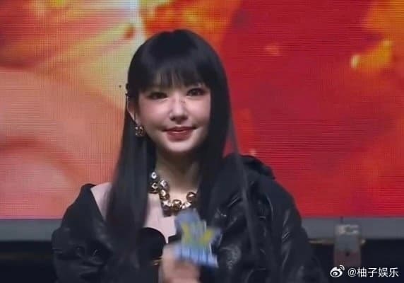 程潇脸肿了