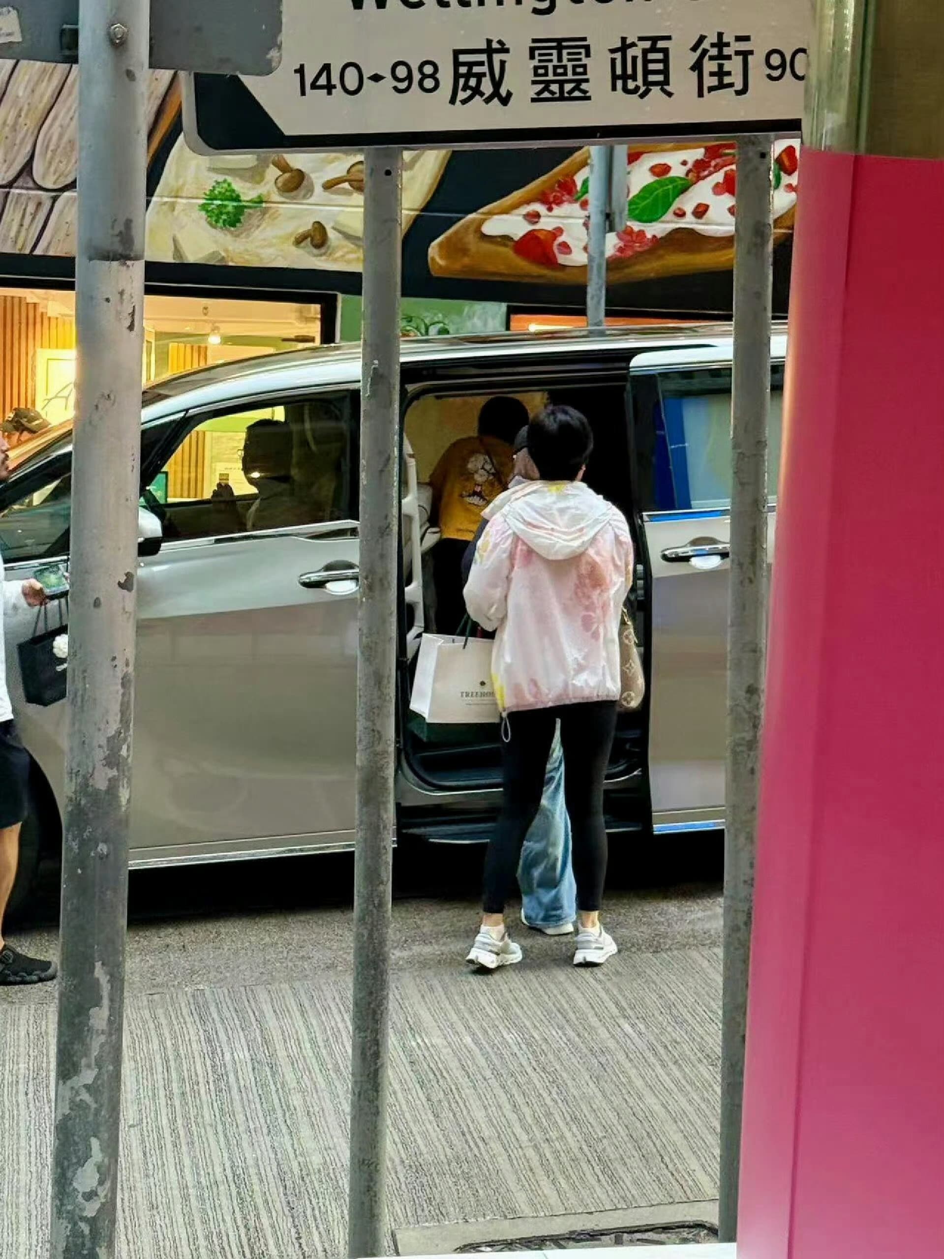香港偶遇angelababy小海绵