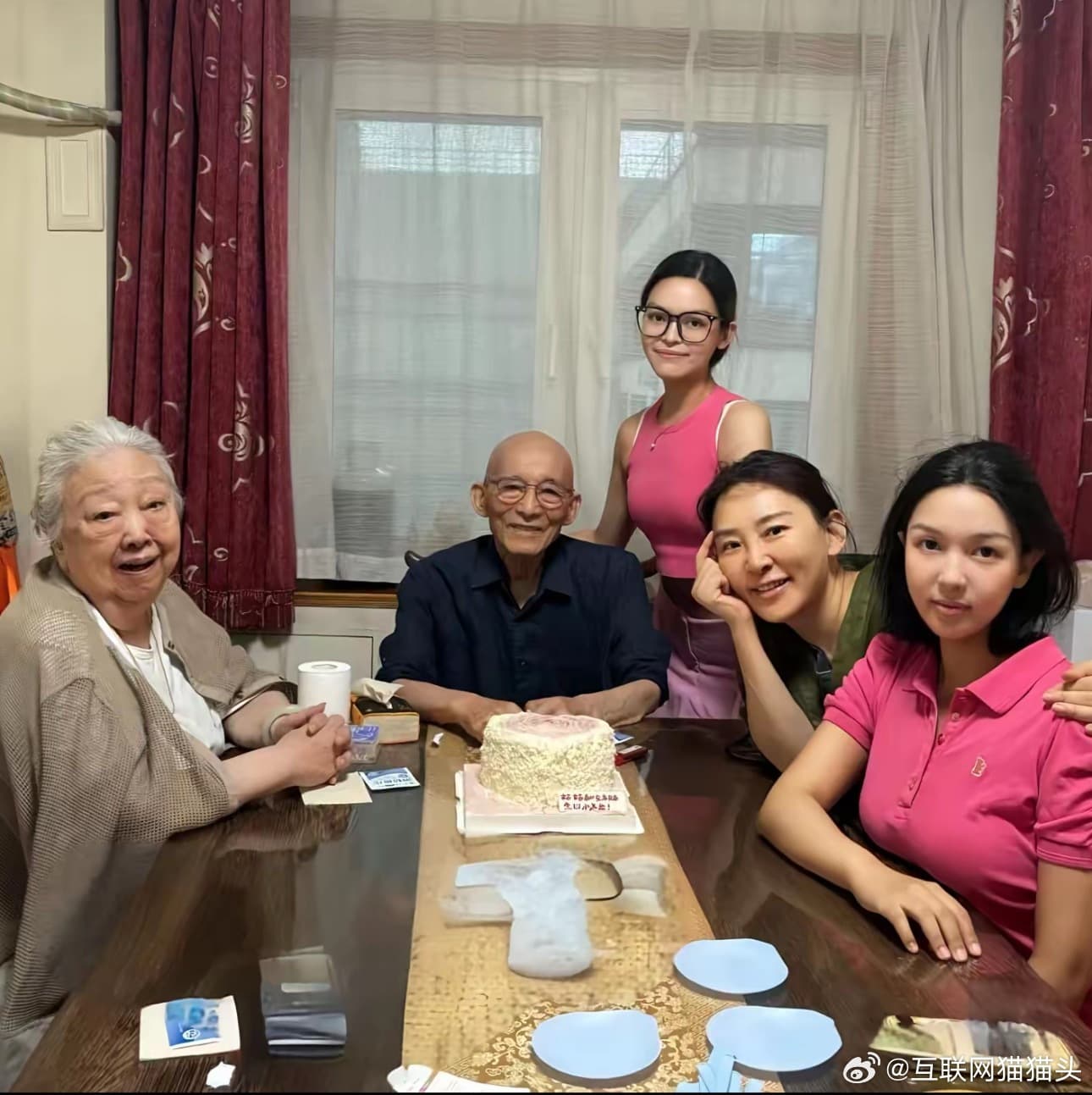 游本昌和妻子在养老院现状