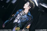 Famous Chinese singer Xu Ke recently responded to his fans about the different ways he interacts with them in various venues. He said that each venue has its own style and rules, so they choose a different way of interacting with fans. For example, some may invite fans to come up on stage while others may walk around and randomly ask fans to join in the interaction.
