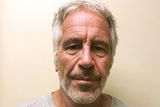 Chinese Social Media Reacts to Allegations of Trump and Clinton Blackmail by Jeffrey Epstein's Brother