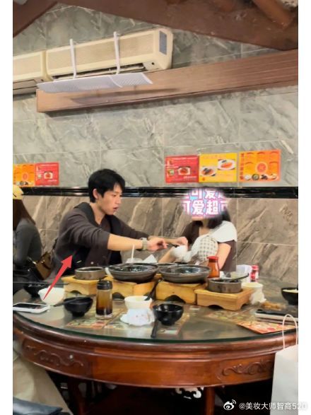 Wei Chen and Yang Zi's Friendship Shines in "Spring Festival Gala" Collaboration