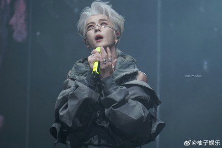 Wang Uxi white hair