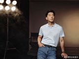 The impact of personal style on an individual is a topic that has sparked much discussion on Weibo, with users sharing their thoughts on the role of fashion in shaping one's image and self-confidence. One user, @张亮Sean, expressed their belief that clothing choices can reflect a person's self-confidence and self-acceptance.