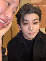 Yang Di, a Chinese make-up artist, has become the latest sensation on social media for her incredible makeup transformations. Known for her series "Challenge 100 Makeovers," Yang Di recently posted a video showcasing her ability to transform a man from a single-eyelid to a double-eyelid, causing a stir on Weibo.