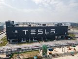 SHANGHAI - Following recent reports of Tesla Shanghai's significant increase in quarterly performance bonuses, the online community on China's biggest social media platform, Weibo, has been buzzing with varied reactions.