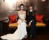Angelababy Dazzles in High-End Fashion Showcase Amidst the glitz and glamour of the fashion world, Chinese actress and style icon Angelababy has once again captured the spotlight. The talented star recently graced the covers of several high-profile magazines, including the coveted March issue of Fashion Weekly, where she stunned in a series of high-end designer gowns. In the captivating editorial spread, Angelababy donned a range of stunning couture creations, each more breathtaking than the last.