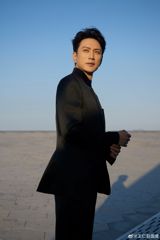 At China's Feitian Awards in Yantai, Song Jia became the first actress to win all three major television prizes for a single role, while Wang Renjun's best-actor upset for a war epic set off a cross-drama celebration on Weibo.