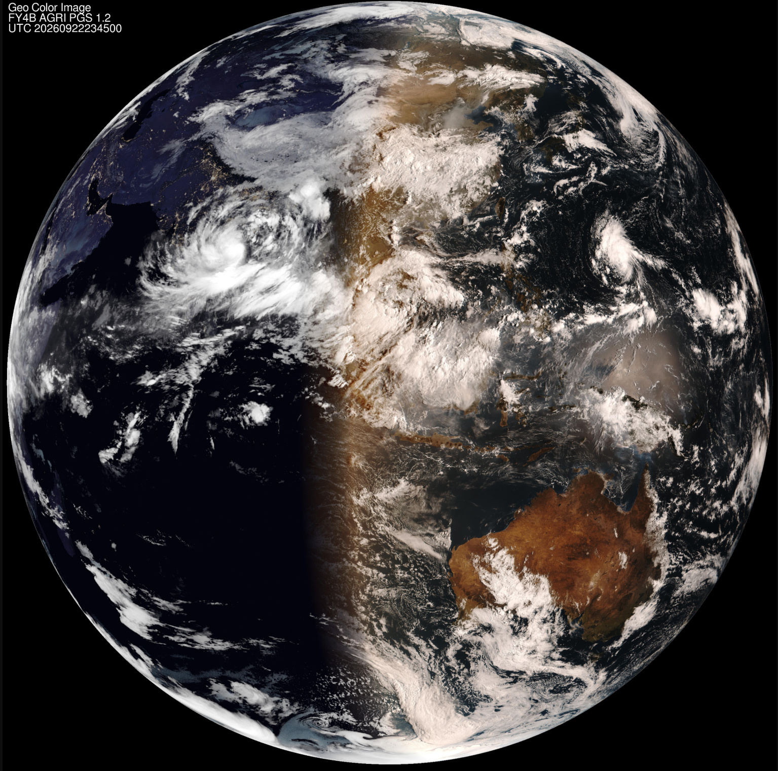 A full-disk image from the FY-4B weather satellite, taken within hours of the equinox moment, with the terminator dividing day and night nearly evenly. Photo: @风云梦远