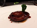 A question near the top of Zhihu — why China's 'first of the Eight Great Cuisines' has almost no restaurants — has diners debating how Shandong's Lu cuisine won so completely that it disappeared into the default of Chinese cooking.