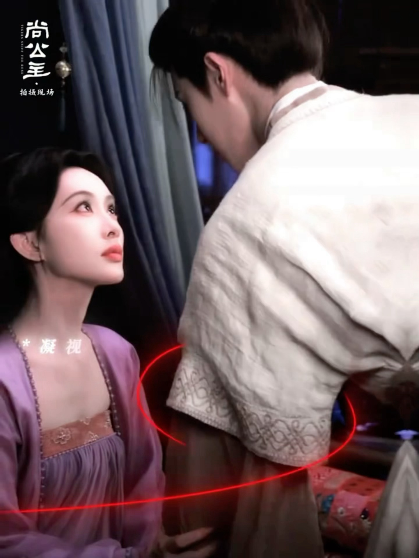 The two leads in costume between takes on the 'Princess Shang' set. Photo: @我萌宅