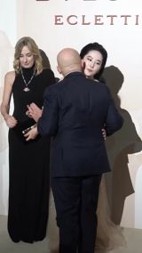 When Liu Yifei cropped Vietnamese singer Hồ Ngọc Hà out of a Bvlgari event photo, Vietnamese social media called it a national snub — until the brand's own PR manager explained the photo-consent rule behind it, revealing how easily two audiences can read the same picture in opposite ways.