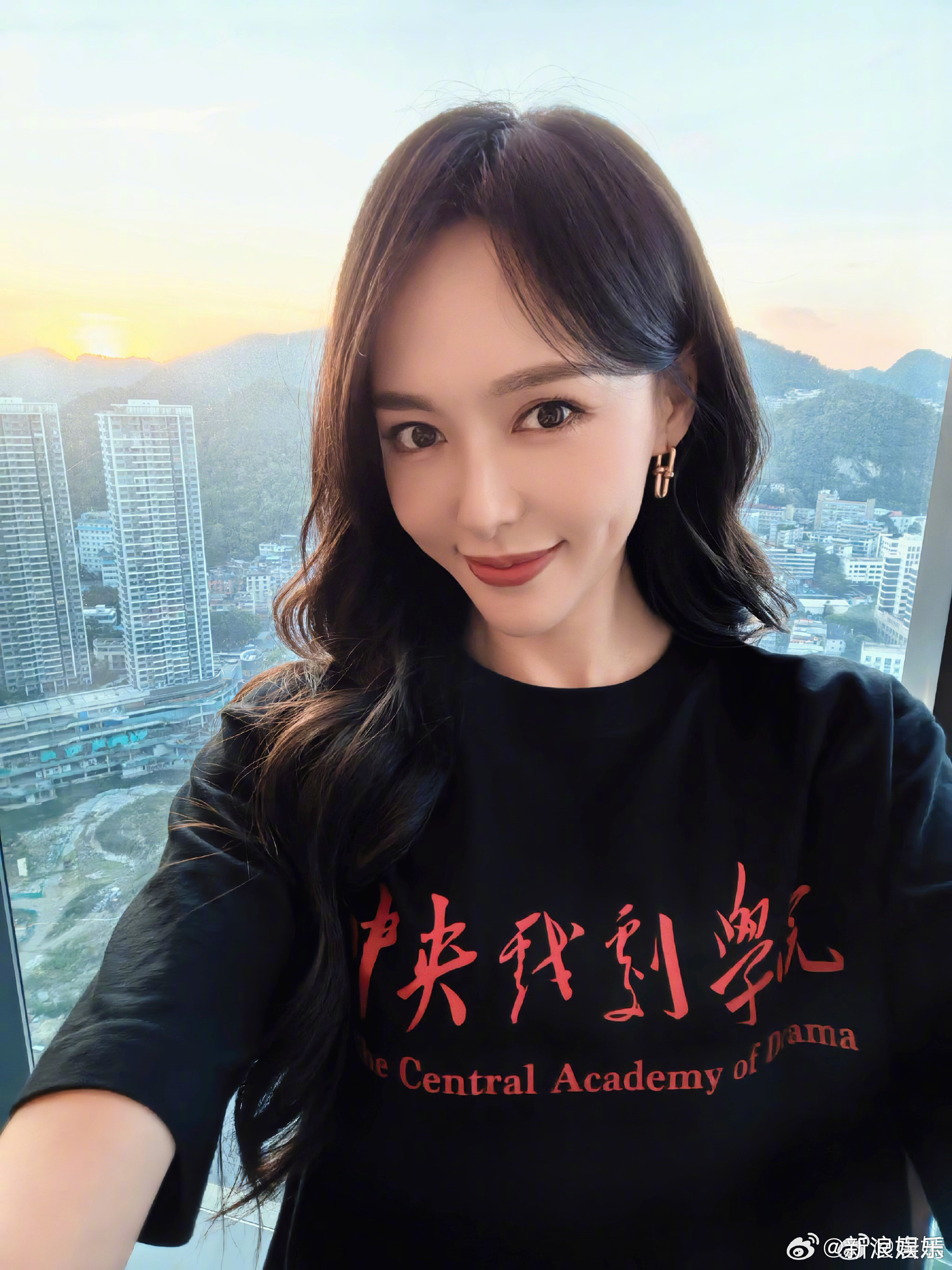 Sponsored Through School, She Gave Up Her University Place to Nurse Her Sick Mother
