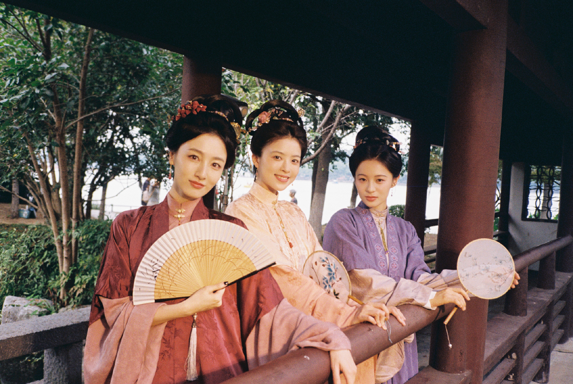 A fan's period-costume photo set captioned "memories of Jinling," part of the show's growing afterlife on Weibo. Photo: @李嘉鑫-ljx-