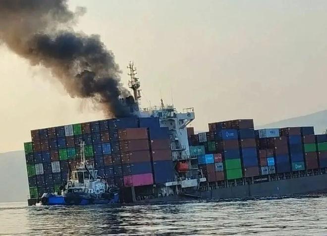 Sunken Cargo Ship Full of iPhones Deflates the Scalper Premium on Apple's Foldable