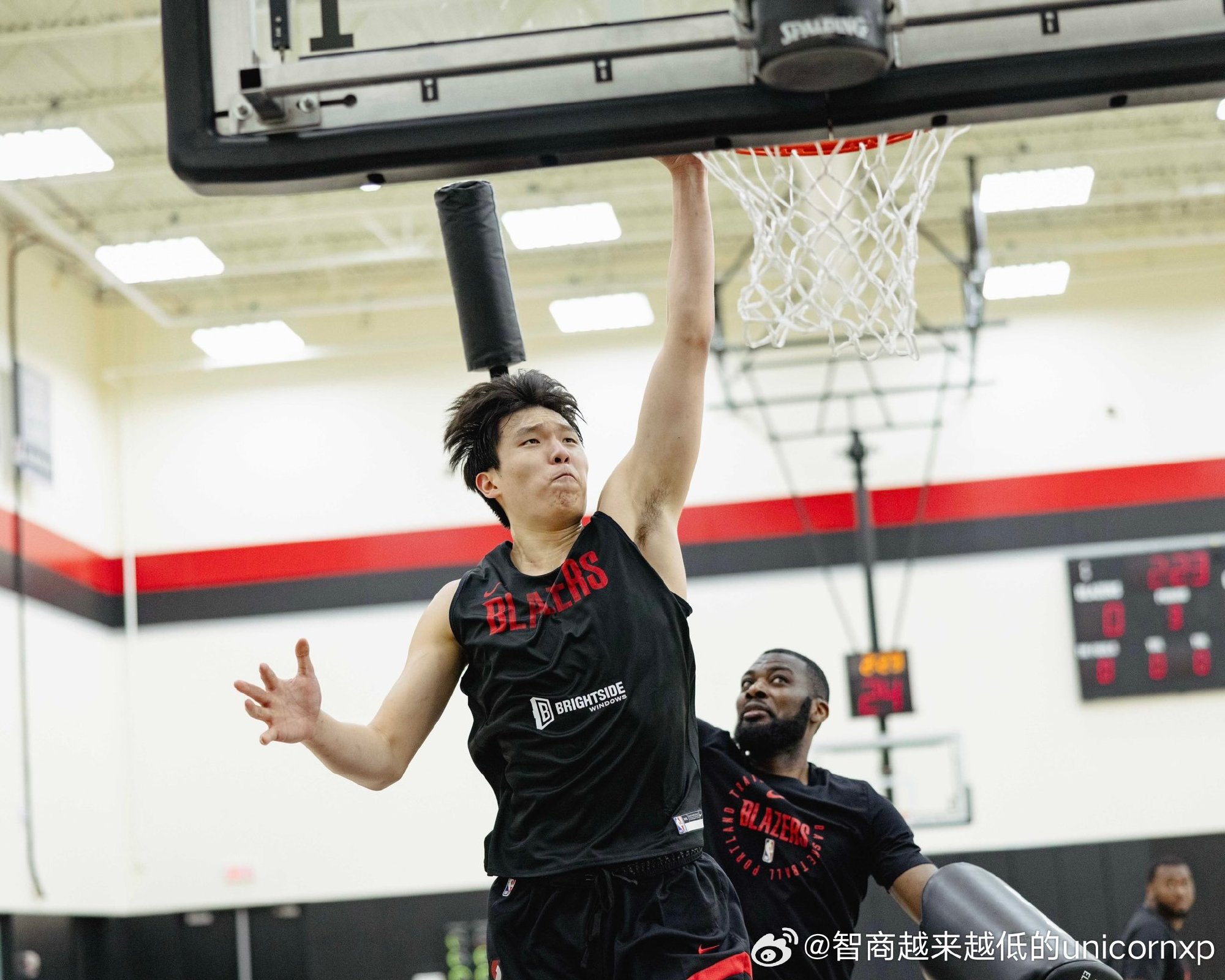 Portland Picks Up Yang Hansen's Third-Year Option, Betting on China's Next NBA Center