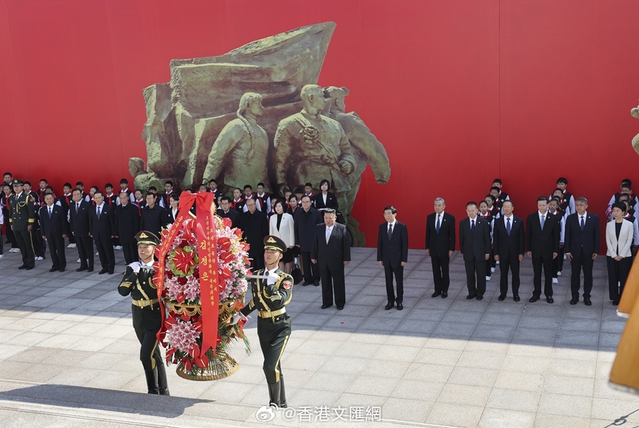 Kim Jong Un Visits Dandong, Laying a Wreath at China's Korean War Memorial