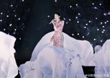 Chengdu's culture bureau has ruled that Na Ying's fragmentary on-stage tribute to the late Liu Huan, sung without a permit amendment, was not a setlist change — closing a three-day debate over whether mourning needed paperwork.