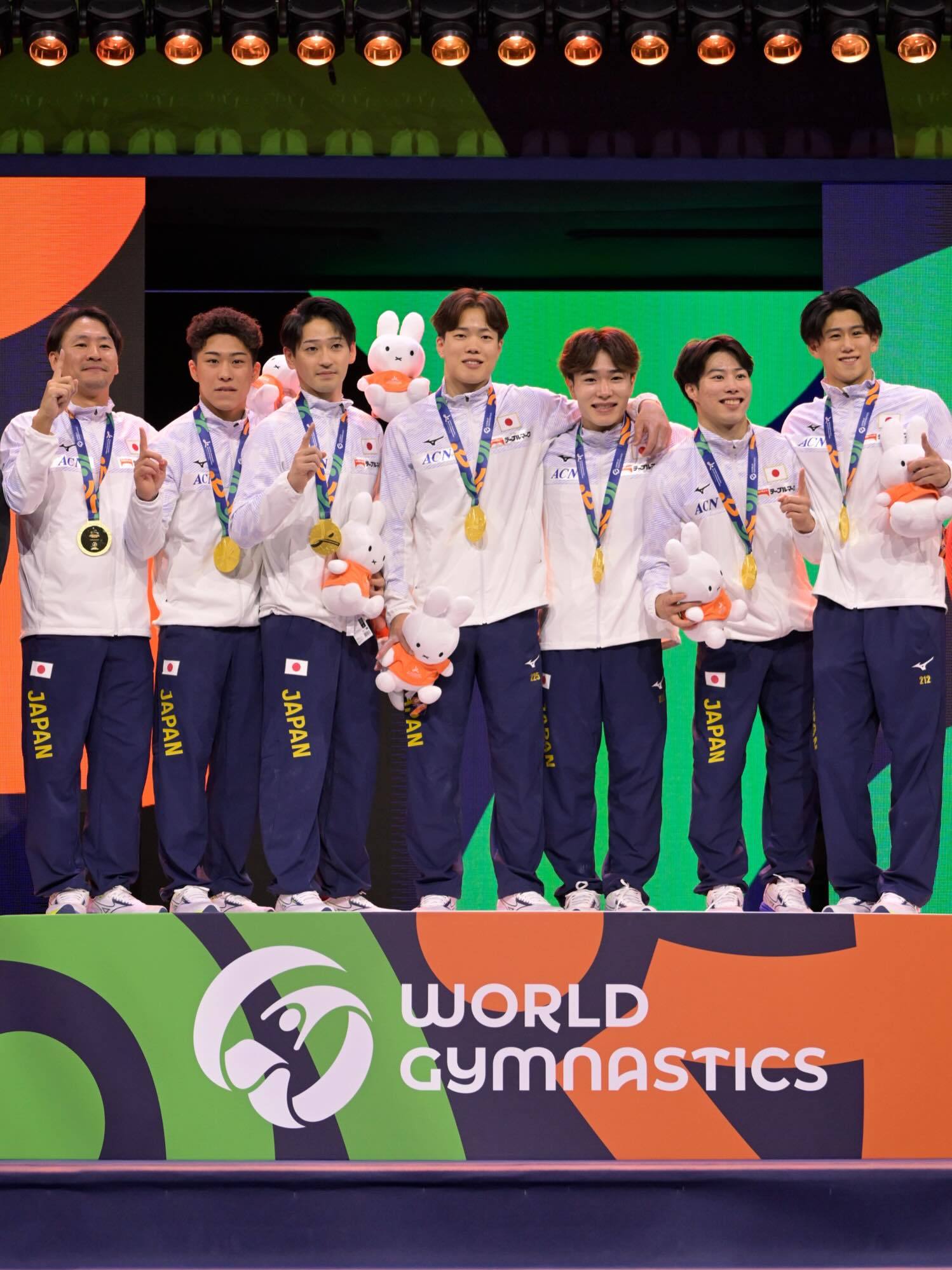 Japanese gymnasts in first place on the podium at the World Championships in Rotterdam. Photo: @咪咕体育