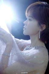 As the Lunar New Year approaches, China's most acclaimed musicians and performers are gearing up for a spectacular celebration. The annual "央视经典之夜" (CCTV Classic Night) has become a highly anticipated event, showcasing the country's rich cultural heritage and talented artists. This year's lineup promises to be just as exciting, with electronic singer-songwriter Shang Wenjie, renowned singer Yu Kewei, and Hong Kong's beloved singer Eason Chan all set to take the stage. With the release of the program schedule, fans are eagerly awaiting the performances, which will feature a mix of classic hits and new arrangements. As the country prepares to usher in the new year, "央视经典之夜" is poised to deliver an unforgettable evening of music, entertainment, and cultural celebration.