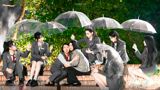 The TV series "Six Sisters" has been a hot topic recently, with its delicate emotional portrayal, vivid character images, and rich era atmosphere, successfully capturing the attention of a large audience. The show tells the story of six sisters from the He family, who experience various ups and downs in their lives, including marriage, work, and love, and ultimately come to understand the meaning of "family" after being tempered by life. Among them, the character He Jiaxi, played by Re Muzi Yanzi, is a role that evokes a mix of love and hate from the audience. Her iconic smile and lively body language capture the role's innocence and playfulness, making her a lovable and endearing character to watch. However, as the plot develops, He Jiaxi's character undergoes a 180-degree transformation, becoming a selfish and greedy person who prioritizes her own interests over her family's well-being.