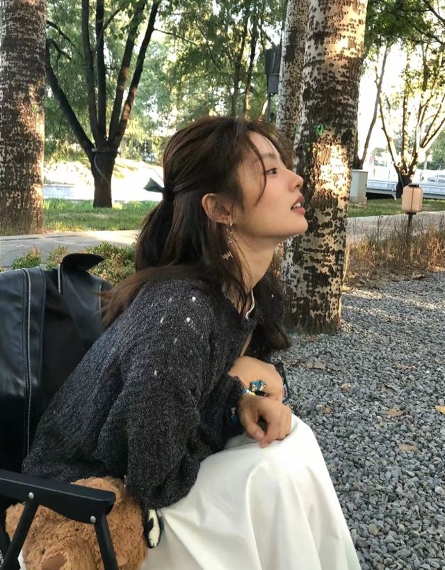 Xu Ruohan Breaks Silence on Teeth Controversy, Embracing Imperfections and Redefining Beauty Standards