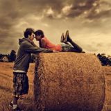 The debate about whether couples should live together before marriage has long been a contentious issue in China. Recently, a viral post on Weibo, China's equivalent of Twitter, has reignited the discussion, with many netizens sharing their thoughts on the matter.