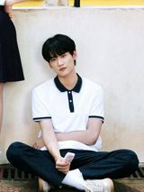 The latest sensation sweeping the nation, "难哄激起了我暴烈的胜负欲" (roughly translating to "Fiercely Arousing My Competitive Desire"), has taken the entertainment world by storm. This phenomenon has not only captured the hearts of fans but also ignited a fierce competitive spirit among enthusiasts. At the forefront of this movement is a devoted fan base, particularly on social media platforms, where hashtags are trending, showcasing the intense anticipation and eagerness for upcoming projects.