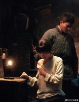In the latest episode of the hit Chinese series “Born of All Things” (《生万物》), viewers were confronted with a harrowing turn of events that has dominated Chinese social media for days. The show’s heroine, Ning Xiuxiu—portrayed by film star Yang Mi—suffers a miscarriage of her first child, a plot development that has sparked an outpouring of grief, indignation and debate across platforms such as Weibo.