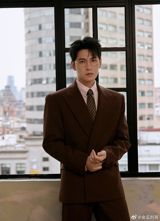 The recent photoshoot of Yang Yang, a popular Chinese actor, has sparked heated discussions among his fans and the general public. In the photos, Yang Yang is seen wearing a pair of gold-rimmed glasses, which has become a hot topic of conversation on social media. The glasses, which are part of his character's wardrobe in the TV drama "You Are My Glory", have added a new dimension to his on-screen persona, making him look more mature and intellectual.