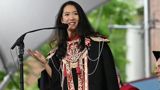 Jiang Yufeng, a Chinese student at Harvard University, has recently sparked widespread attention and controversy due to her graduation speech. In her speech, Jiang mentioned her past experiences with bullying and difficulties, and claimed that she has overcome them to stand on the Harvard stage, symbolizing a "rebirth" story. However, as more information has come to light, Jiang's narrative has been questioned, with some of her statements being pointed out as inconsistent and contradictory.