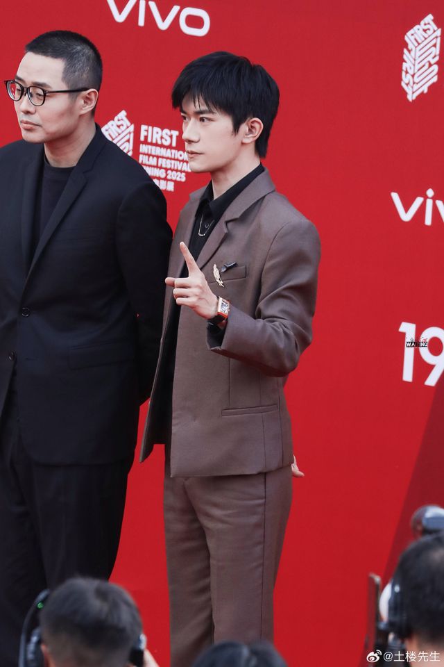 Jackson Yee Soars to New Heights: A New Generation's Icon of Versatility and Dedication