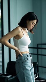 A recent incident on a train in Hebei, China, has sparked heated debate among netizens. A woman, identified as Li, was asked to switch seats with a mother, who was traveling with her child and an elderly person, due to the mother's claim that the elderly person had health issues. However, Li, who was suffering from a waist injury and was working at the time, politely declined the request three times. Instead of understanding Li's situation, the mother launched a verbal attack on her, claiming that the elderly person had heart disease and high blood pressure, and that Li would be to blame if anything happened to them. The mother also taught her child to avoid people like Li, who she deemed "unpleasant". The altercation continued for nearly an hour, until other passengers intervened.