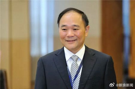 Geely Chairman Li Shufu Proposes Personalized Education Reform Starting in Middle School