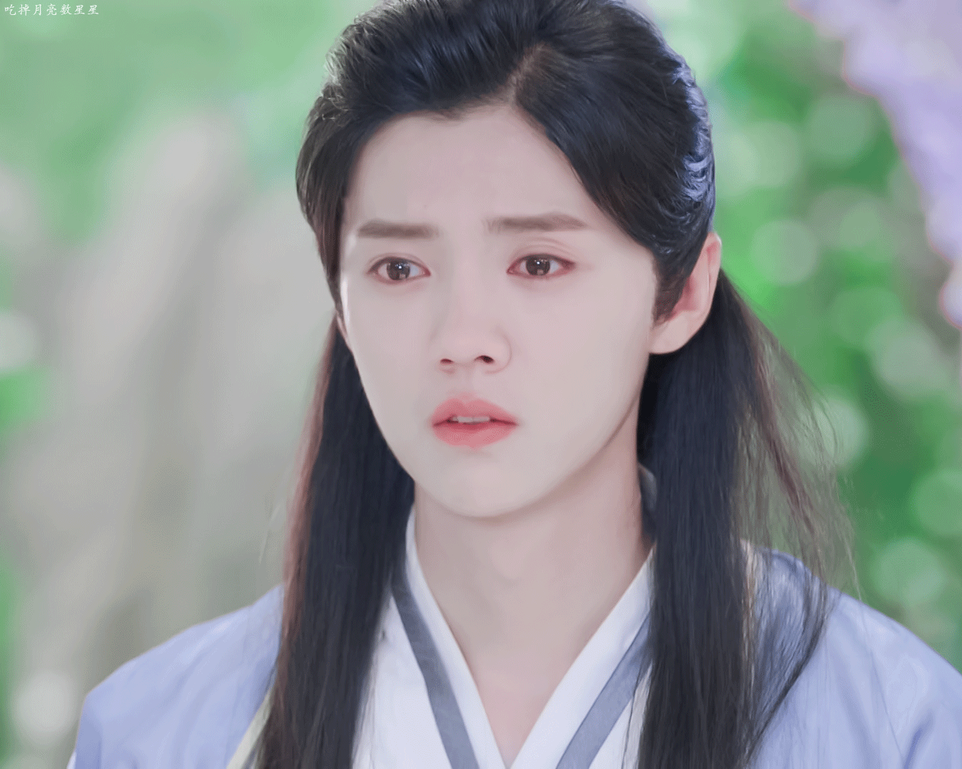 Korean entertainment fans are eagerly awaiting the release of a new drama starring IU and Park Bo-gum. The romantic comedy, titled "Forecasting Love and Weather", is set to premiere on March 7th. This marks the latest project for both IU and Park Bo-gum, who have previously gained recognition for their talented performances in various dramas and films. With their combined star power, fans are expecting great things from this upcoming release.