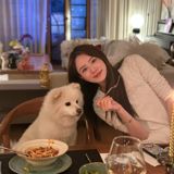 The controversy surrounding Taiwanese celebrity Lin Feng's wife, Zhang Xin Yue, began when she revealed in a live stream that her family's nanny was required to undergo two rounds of luggage checks before leaving her employment. This revelation sparked heated discussions among netizens, with many expressing their disapproval and deeming the practice as disrespecting the nanny's dignity. Zhang Xin Yue mentioned that this was a standard procedure in their household, implying that it was not an isolated incident but rather a regular protocol for their domestic staff.