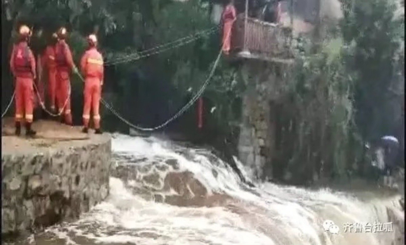 Deadly Flash Floods Hit Eastern China, Thousands Affected
