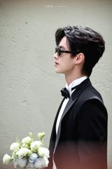 A surprise move has sent shockwaves through the internet as revealing photos from the highly anticipated TV drama "Double Track" have been exposed, featuring lead actors Yu Shuxin and He Yu sharing a passionate kiss. The photos, which appear to be a wedding-themed kiss, showcase the undeniable chemistry between the two actors. With Yu Shuxin's elegant costume and He Yu's charming response, the atmosphere is electric, leaving fans eagerly anticipating the show's release.