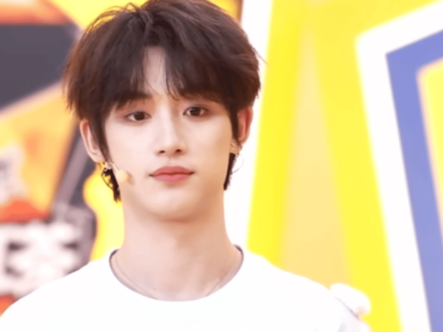In a recent episode of the Chinese reality show "Half Mature Lovers 4," Celebrity couple Huang Zitao and Xu Yiyang shared a glimpse into their daily life, revealing a charming habit they have before going to sleep - exchanging a secret code. This peculiar ritual, which involves saying "晚安玛卡巴卡、唔西迪西、汤布利波、小点点" (roughly translating to "goodnight, Makabaka, Wusidi, Tonburi, and small points"), has sparked curiosity and adoration among fans. The couple's affectionate and playful dynamic has been on full display, leaving many to swoon over their romance.