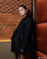 Taiwanese singer Jolin Tsai has made headlines after revealing that she has frozen her eggs, sparking widespread discussion and support on social media. The news broke during a listening session for her new album, where she candidly admitted to having undergone the procedure. Tsai emphasized that her decision was merely a personal choice, not something she advocates for or wants others to feel pressured into. She also clarified that she currently has no plans to have children, dispelling any speculation that her decision was a precursor to imminent motherhood.