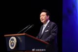 A recent string of deepfake crimes has sent shockwaves through South Korean society, leaving many women feeling anxious and fearful. The cases involve the use of artificial intelligence technology to create and distribute fake explicit images and videos, often without the victims' knowledge or consent. According to reports, the perpetrators used social media platforms, including Telegram, to spread the fake content, which included manipulated photos and videos of at least 61 women, including 12 students from Seoul University. The victims' faces were allegedly replaced with those of celebrities or other individuals without their permission.