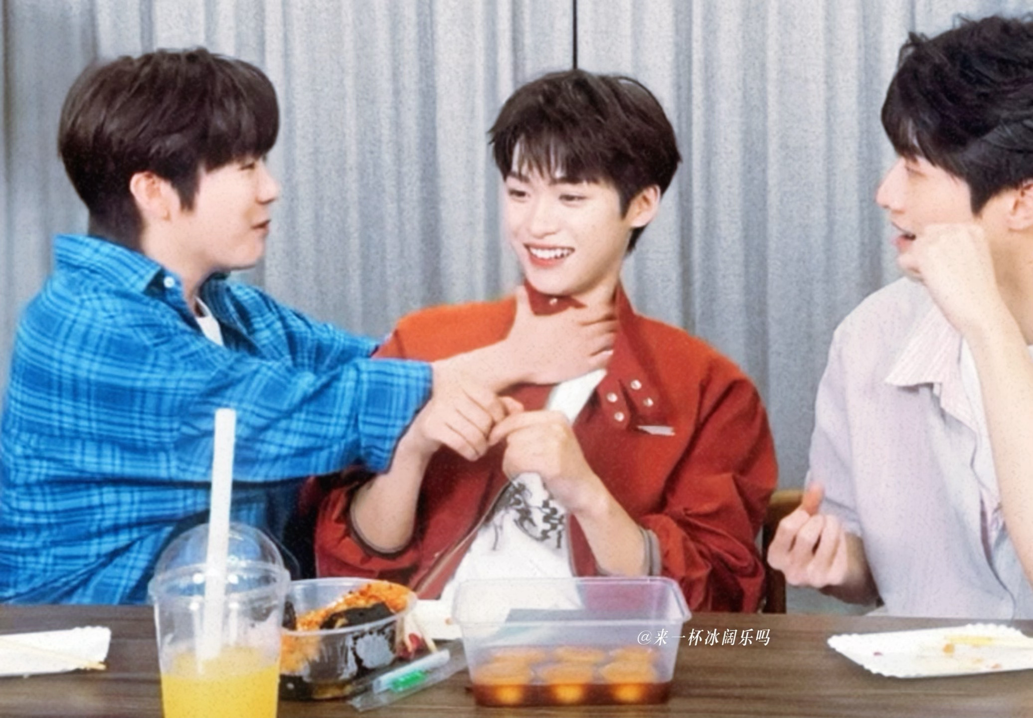 Niú Zài Zài and Zǐ Yú Take China's Internet by Storm with Record-Breaking Live Stream