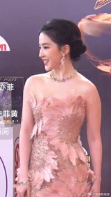 Qin Lan's acting skills in her recent roles, particularly in the television drama "Yellow Sparrow," have sparked a renewed interest and appreciation for her versatility as an actress. Her performance has not only demonstrated a deep connection with her character but has also showcased her ability to adapt and excel in diverse roles. One of the standout aspects of Qin Lan's acting is her capacity to fully immerse herself in the characters she portrays, bringing depth and complexity to each role.