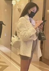 In a recent turn of events, Ye Ke, a well-known figure in the Chinese entertainment and influencer circles, has captured public attention by announcing the birth of her child. This revelation came to light during a live broadcast where Ye Ke, 33, openly discussed her postpartum recovery and maintenance tips, sparking widespread discussion and speculation.