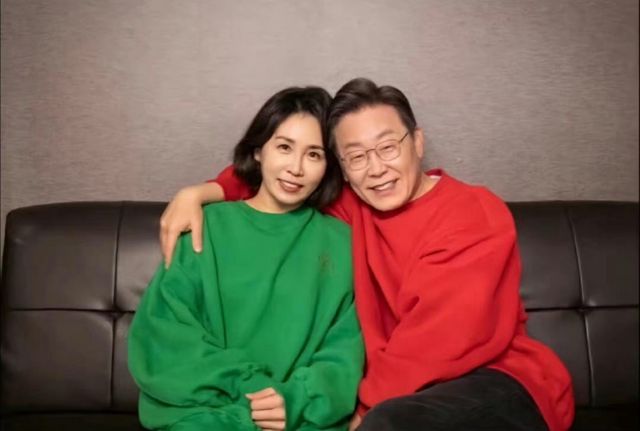 First Lady’s Pajama Purchase Goes Viral, Spotlighting President Lee’s Relatable Image Campaign.