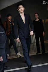 As the fashion world converges on the City of Light, all eyes are on Li Yunrui, the Chinese sensation taking the stage by storm at Paris Fashion Week. With his dashing good looks and effortless sense of style, Li Yunrui has been making waves on social media, with fans and fashion enthusiasts alike eagerly anticipating his every move. From the airport to the catwalk, Li Yunrui has been showcasing his unique blend of eastern charm and western flair, with his fashion choices garnering widespread attention and admiration.