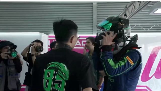 Wang Yibo Removes His Helmet and Steals the Show